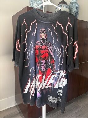 Civilregime Magneto Graphic Short Sleeve Tee - Black/Red size M